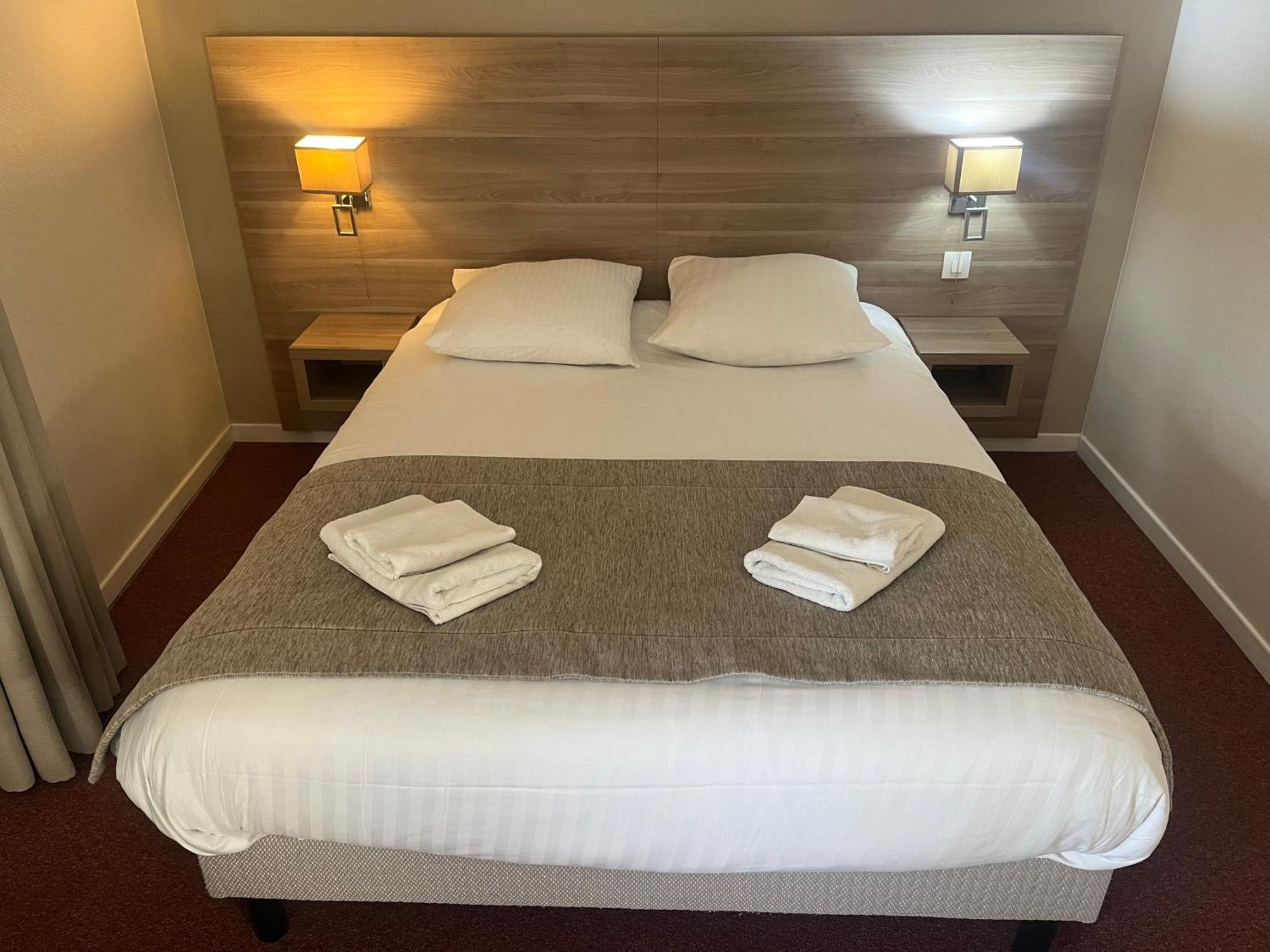 Hotel Le Roosevelt Givet Εξωτερικό φωτογραφία