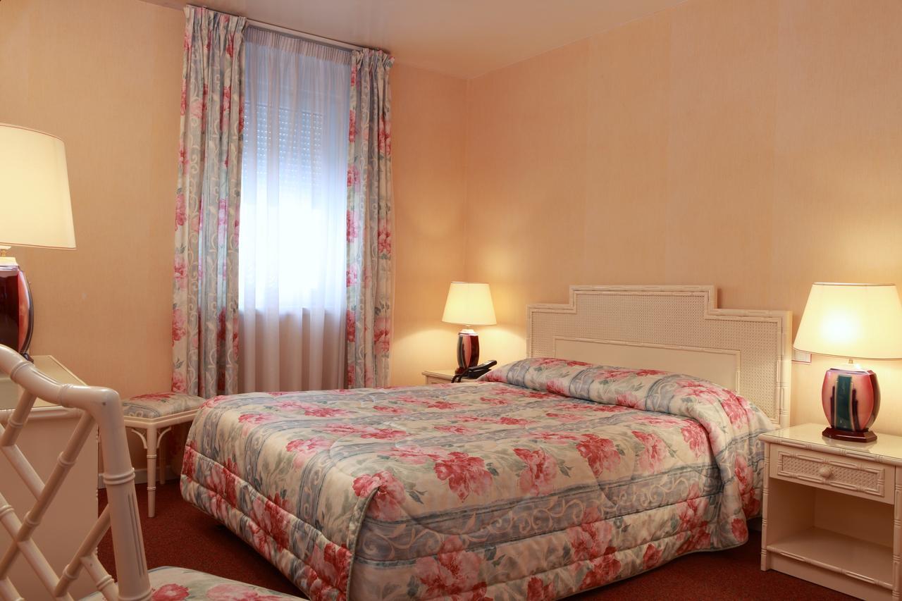 Hotel Le Roosevelt Givet Εξωτερικό φωτογραφία